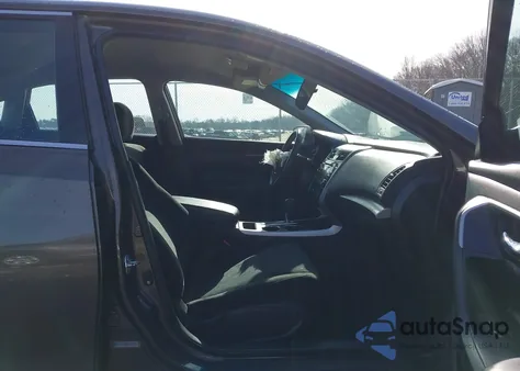 2015 Nissan Altima 2.5/2.5 S/2.5 Sl/2.5 Sv z USA, uszkodzony, nr VIN 1N4AL3AP6FC414809